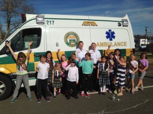 Aetna’s Ashley Harkins and Justine Monahan Visit Wethersfield Brownies