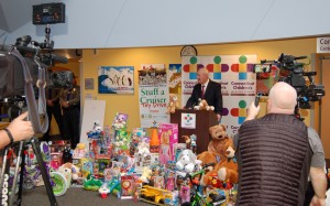 CT Children’s and State Police Toy Drive in Pictures – 2015